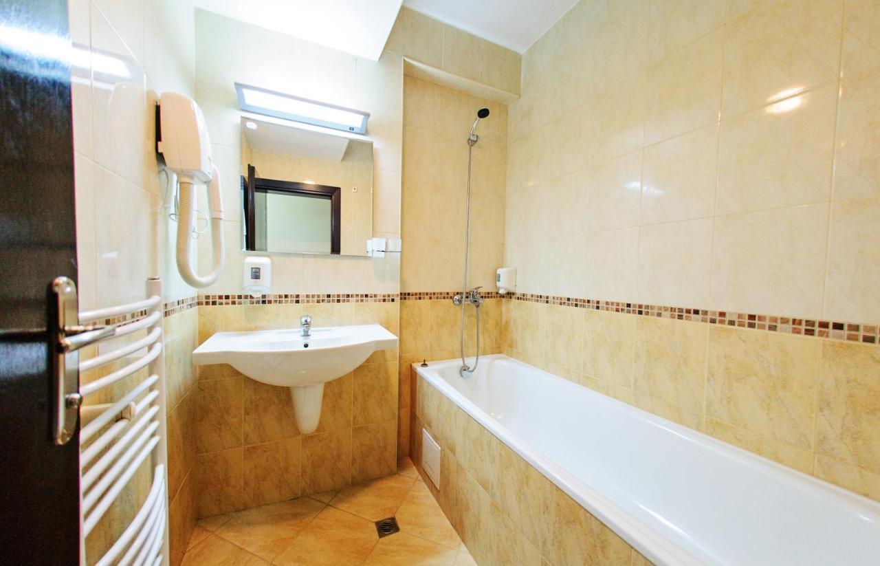 Otel Dumanov 3*
